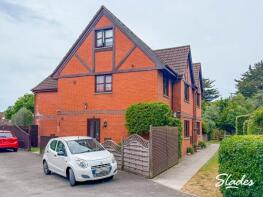 1, 39 Bracken Lodge, Twynham Road, Bournemouth BH6 4AN