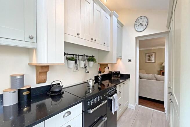 4 bed Semi-Detached for sale Image 11