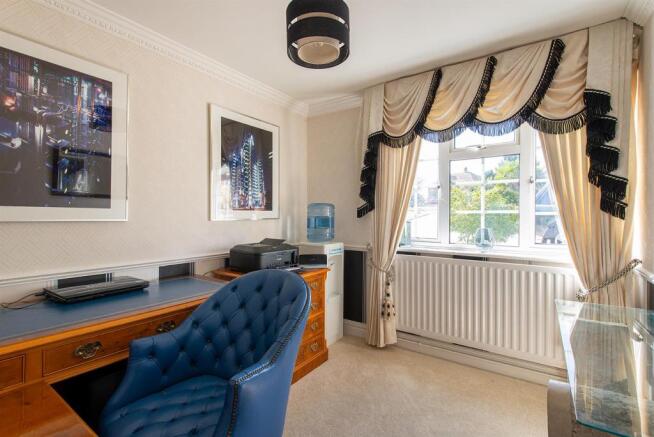 26 Dane Close 17.jpg