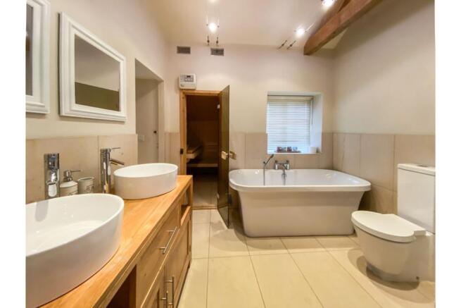 Master En-suite