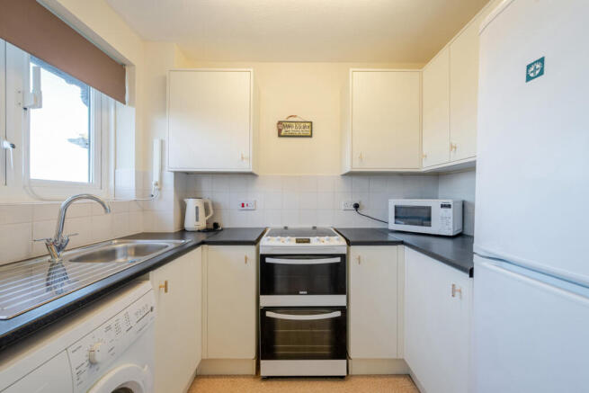 1406493-5-6979e41...