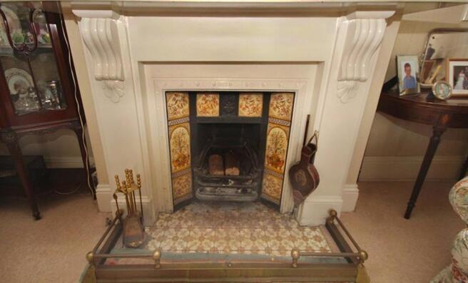 FIREPLACE SWAYNES CLOSE.jpg