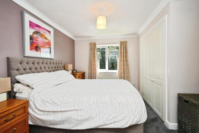 6 bed Detached for sale Image 8