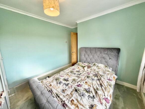 3 bed House for sale Image 8