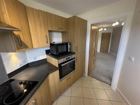 1 bed Apartment to rent Image 11