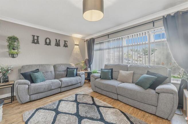 4 bed Detached for sale Image 10