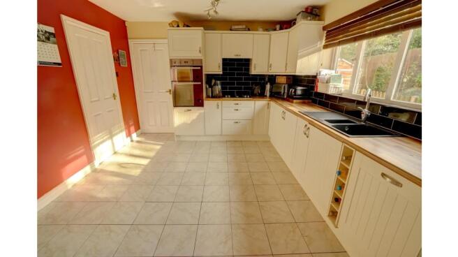 Kitchen (alt angle)