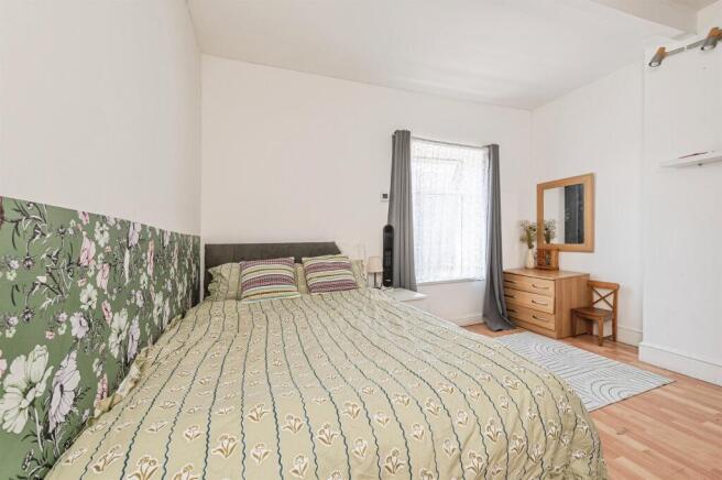 2 bed Terraced for sale Image 6