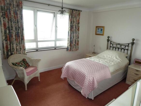 bed1 pic1.JPG