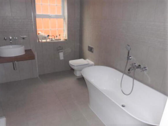En suite two 