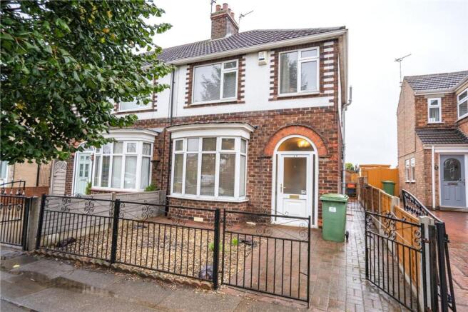 3-bed house on Winchester Avenue, Grimsby, DN33, £115,000