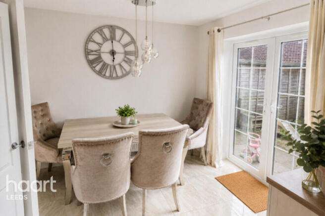 3 bed Semi-Detached for sale Image 4