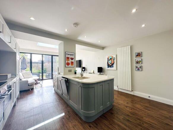 4 bed Terraced for sale Image 6