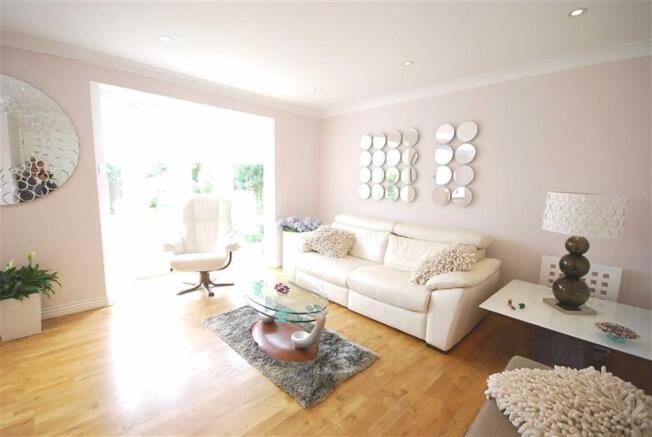 Lounge second aspect