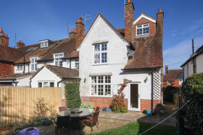 11, Greenway, Berkhamsted HP4 3JD