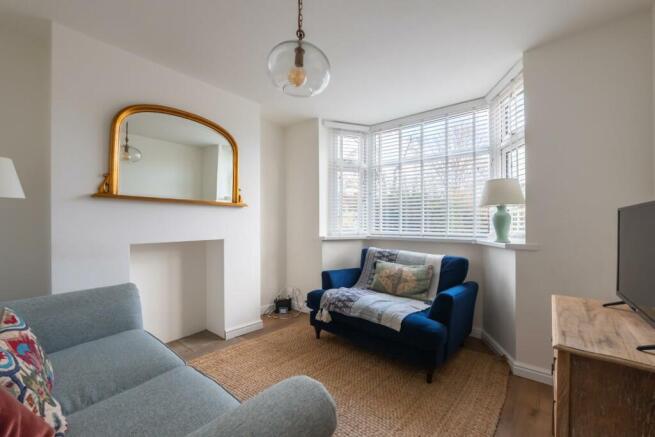 LIVING ROOM-1.jpg