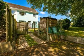 2 St Andrews, Lower Cross Road, Barnstaple EX31 2LE