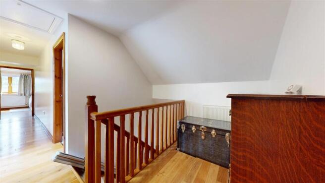 FIRST FLOOR LANDING