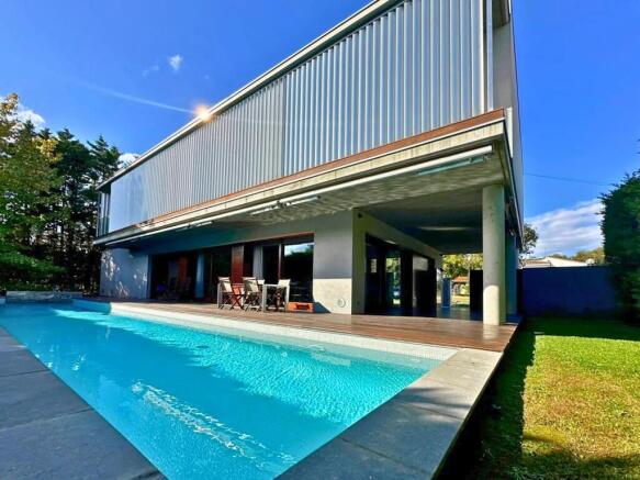 Luxury house with pool in Figueres