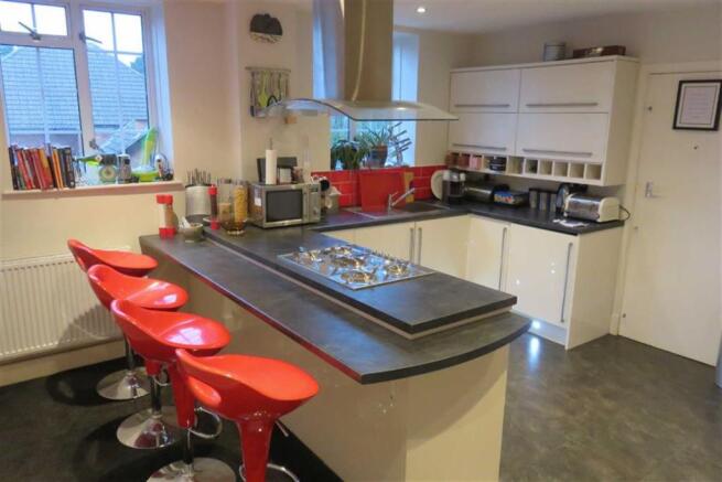 LUXURY DINING KITCHE