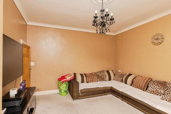 4 bed Terraced for sale Image 8