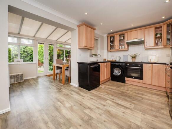 108StMargaretsGardens-33.jpg