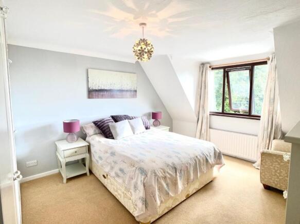 bedroom 17.jpg