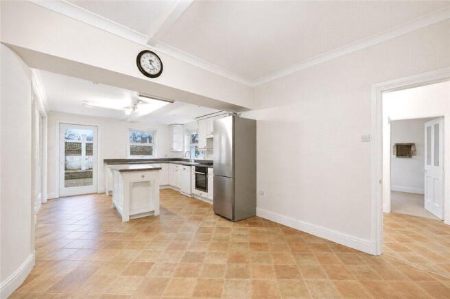 5 bed Link Detached House for sale Image 7