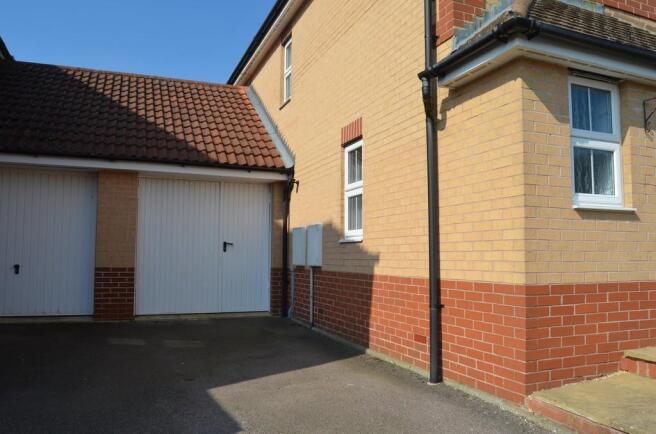Single Garage Wit...