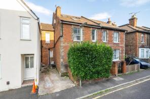 58 Poets Cottage, Haydon Place, Guildford GU1 4NE