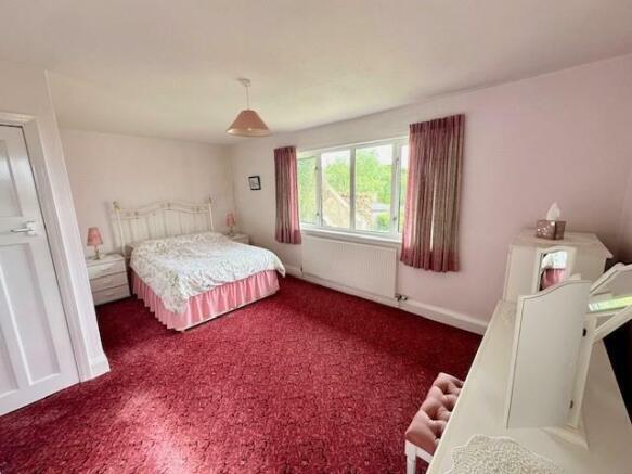 3 bed Detached for sale Image 8