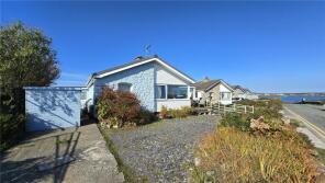 11 Seawards, Ravenspoint Road, Trearddur Bay, Holyhead LL65 2AX