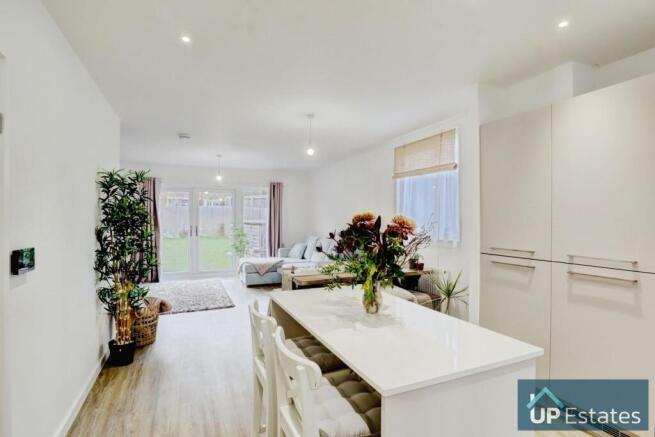 Kitchen/ Living Room