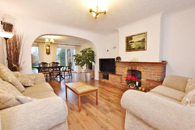 Living Room to Di...