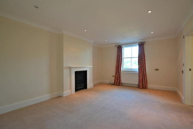 2 bed Apartment to rent Image 7