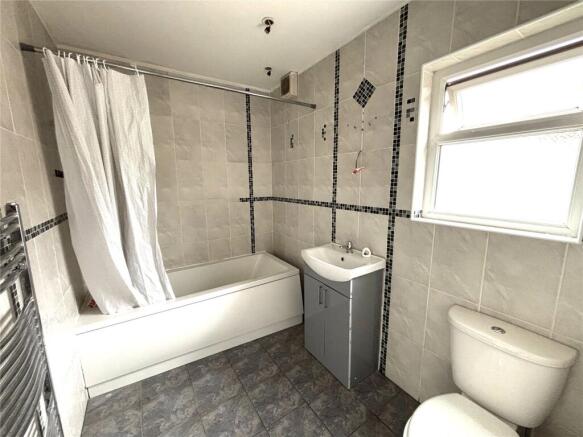 3 bed Semi-Detached for sale Image 9