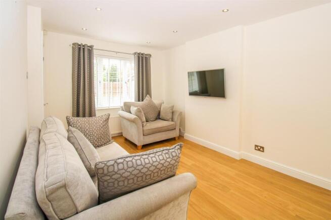2 bed House for sale Image 5