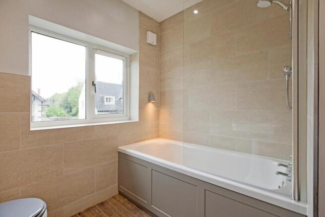 4 bed Semi-Detached for sale Image 8
