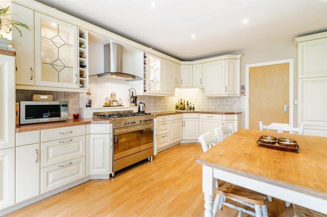 KITCHEN IMAGE TWO
