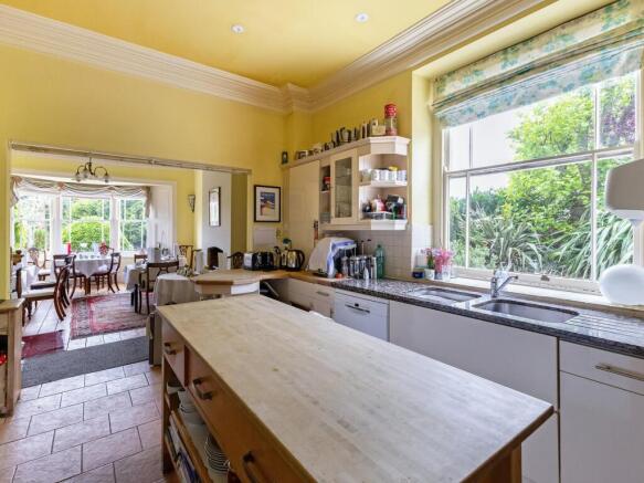 Kerrington House B&B, Musbury Road, Axminster, Devon, EX13 5JR photo 4