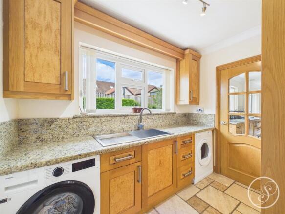 4 bed Not Specified for sale Image 11