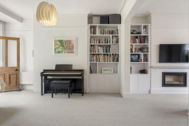 Sitting/dining room