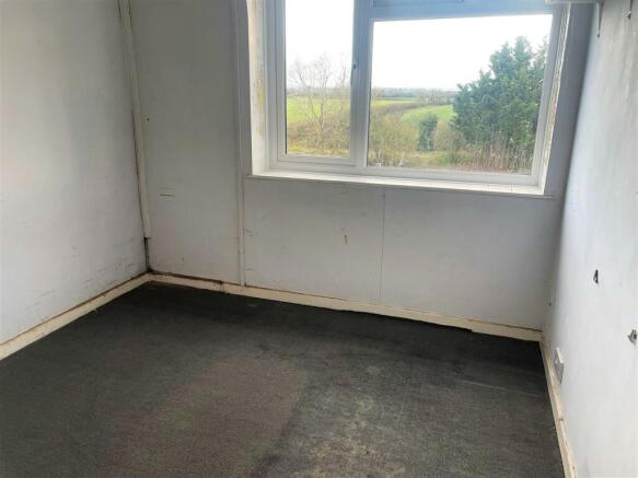 3 Holbrook View - Bedroom3.jpg