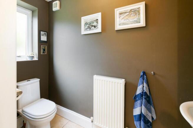 4 bed Detached for sale Image 9