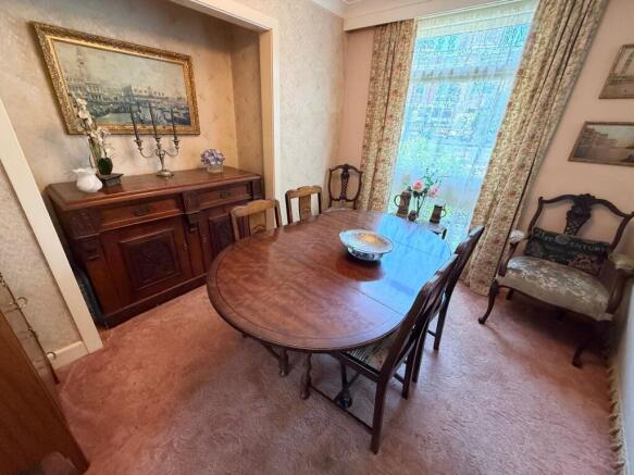 3 bed Apartment for sale Image 5