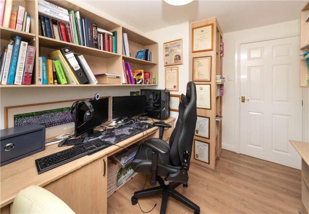 Bedroom/Office