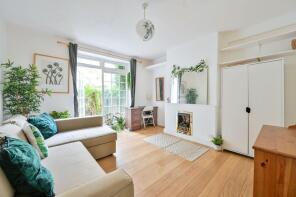 28, Arrowsmith House, Tyers Street, London SE11 5HA