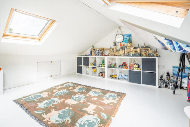3 bed Terraced for sale Image 11