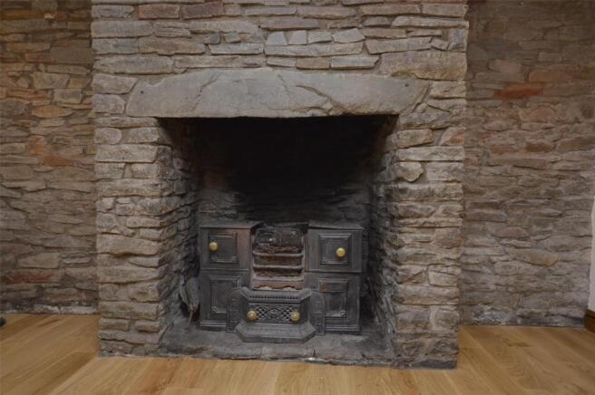 Fireplace(living Roo