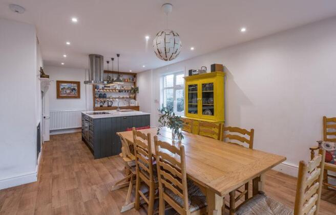 Kitchen/Dining...